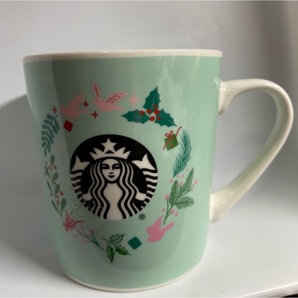 Starbucks Christmas Wreath Motif Coffee Cup Mug New Never Used NoTag No Box 18oz